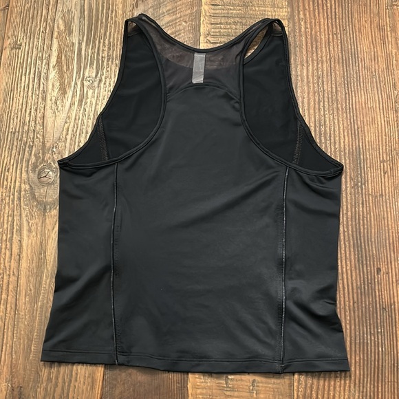 Under Armour Black Tank Top Women’s Medium EUC - Picture 4 of 4